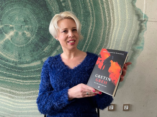 Urška Klakočar Zupančič je lansko leto izdala tudi knjigo z naslovom Gretin greh. Gre za zgodovinski leposlovni roman.