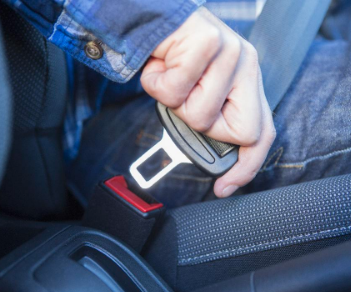 
				Vselej uporabimo varnostni pas. (Foto: Agencija za varnost prometa)			