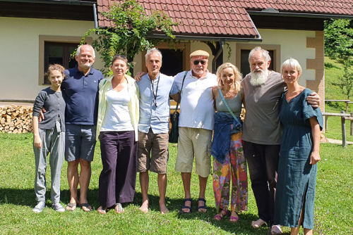 Povezovanje za skupen nastopu proti politiki svetovnega globalizma