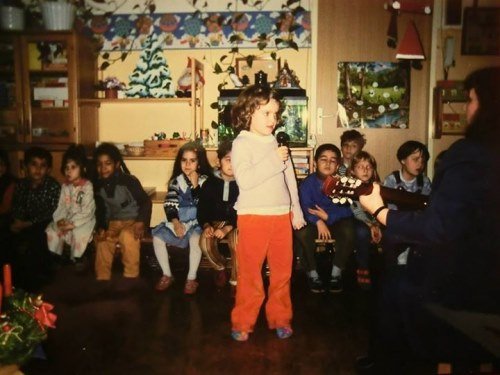 Mami, a me prideš poslušat?