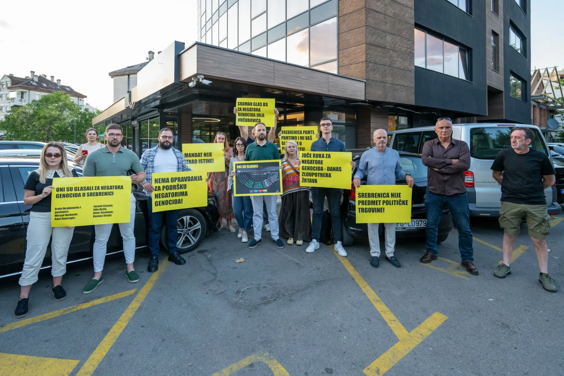 Šahman: Licemjerno je glasati za negatore genocida pa onda organizovati promociju knjige o Srebrenici