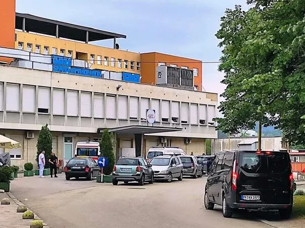 Požar u staračkom domu u Lukavcu, dvije osobe u teškom stanju