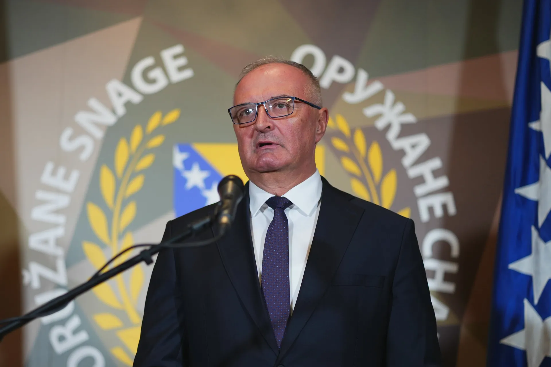 Helez razriješio dvojicu pripadnika OSBiH zbog veličanja zločinca Ratka Mladića