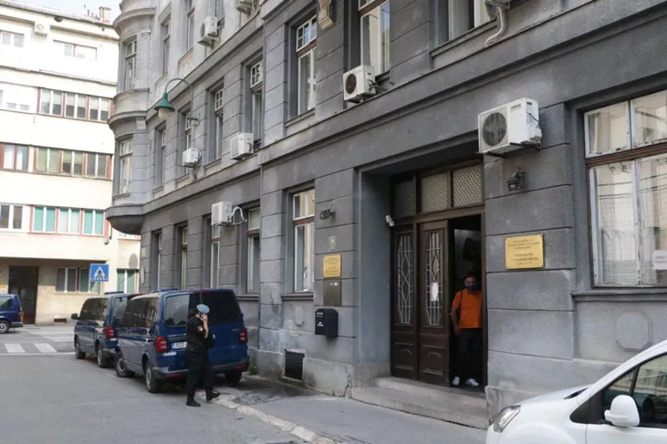 Preminuo službenik MUP KS koji je pucao sebi u glavu tokom policijskog pretresa u Ilijašu
