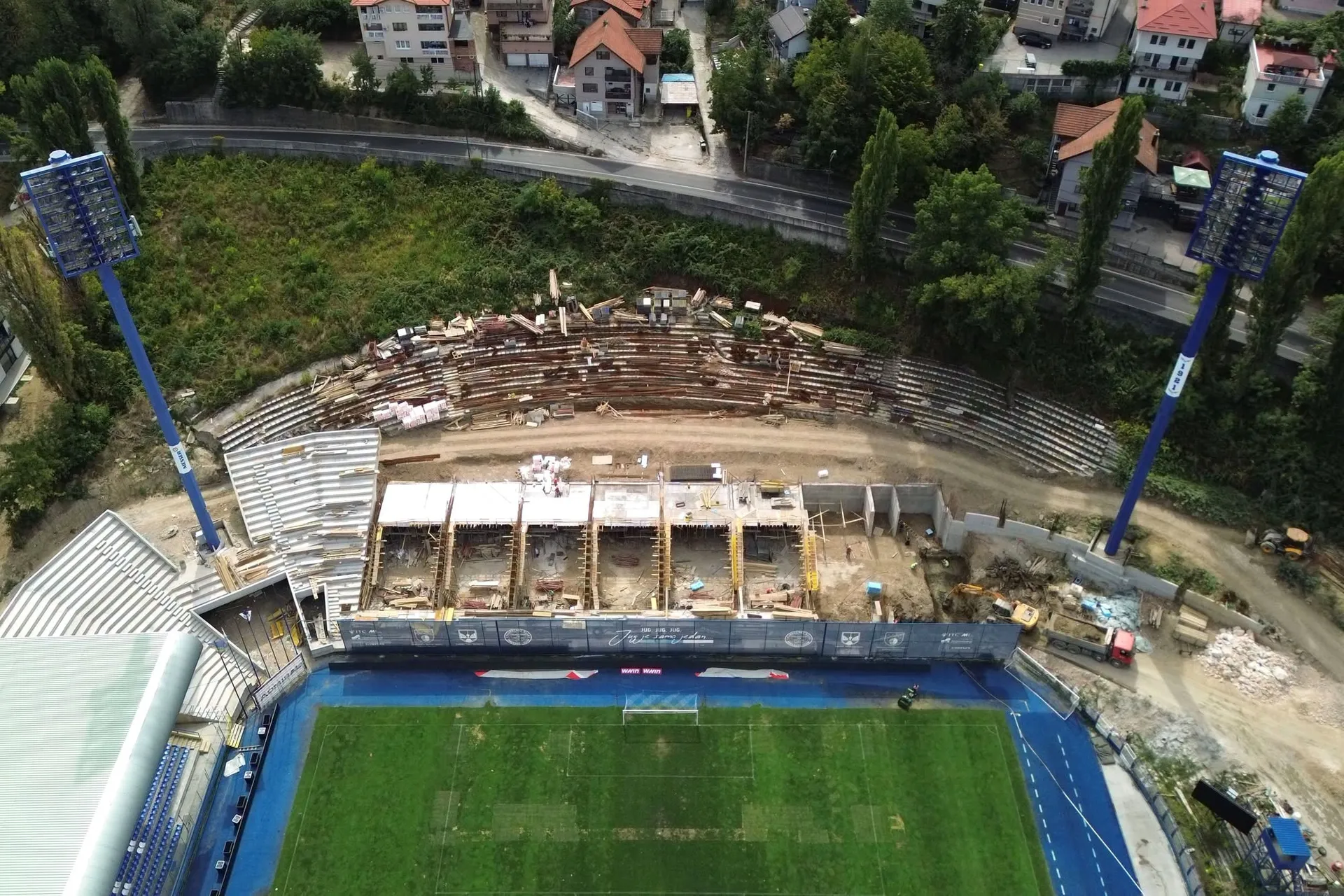 POMJERANJE ROKOVA Magoda najavio da će Južna tribina na Grbavici biti završena do kraja godine, a Vlada KS produžila rok do februara 2027.