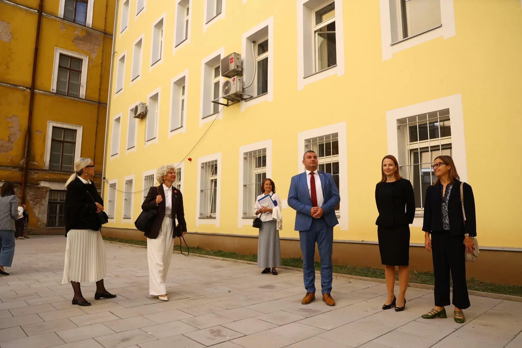 Predizborni trik Naše stranke: Predstavnici VSTV-a i pravosudnih institucija nisu došli na svečanost povodom obnove Palate pravde bez upotrebne dozvole