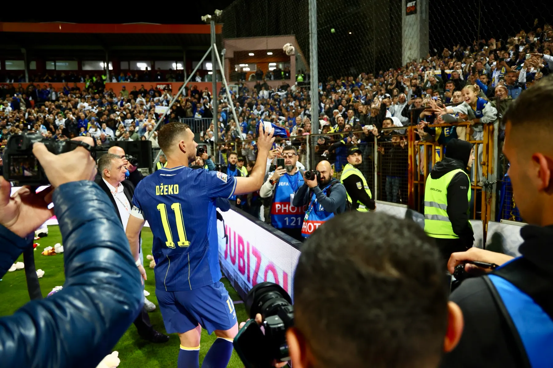 Edin Džeko oprostio se od reprezentacije: Kapitenu, hvala ti za sve!