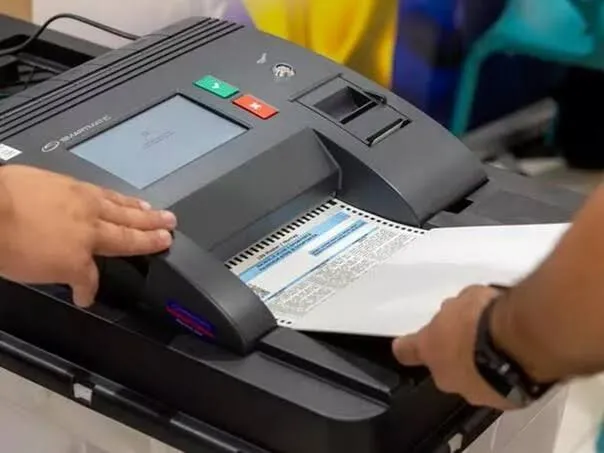 Od 1.957 biračkih mjesta na području Republike srpske, njih 201 nije otvoreno na vrijeme