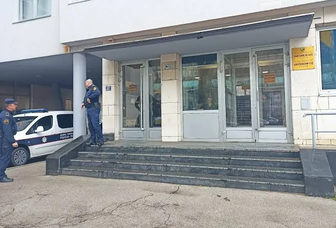 Potvrđena optužnica protiv sedam osoba zbog požara u Domu penzionera u Tuzli