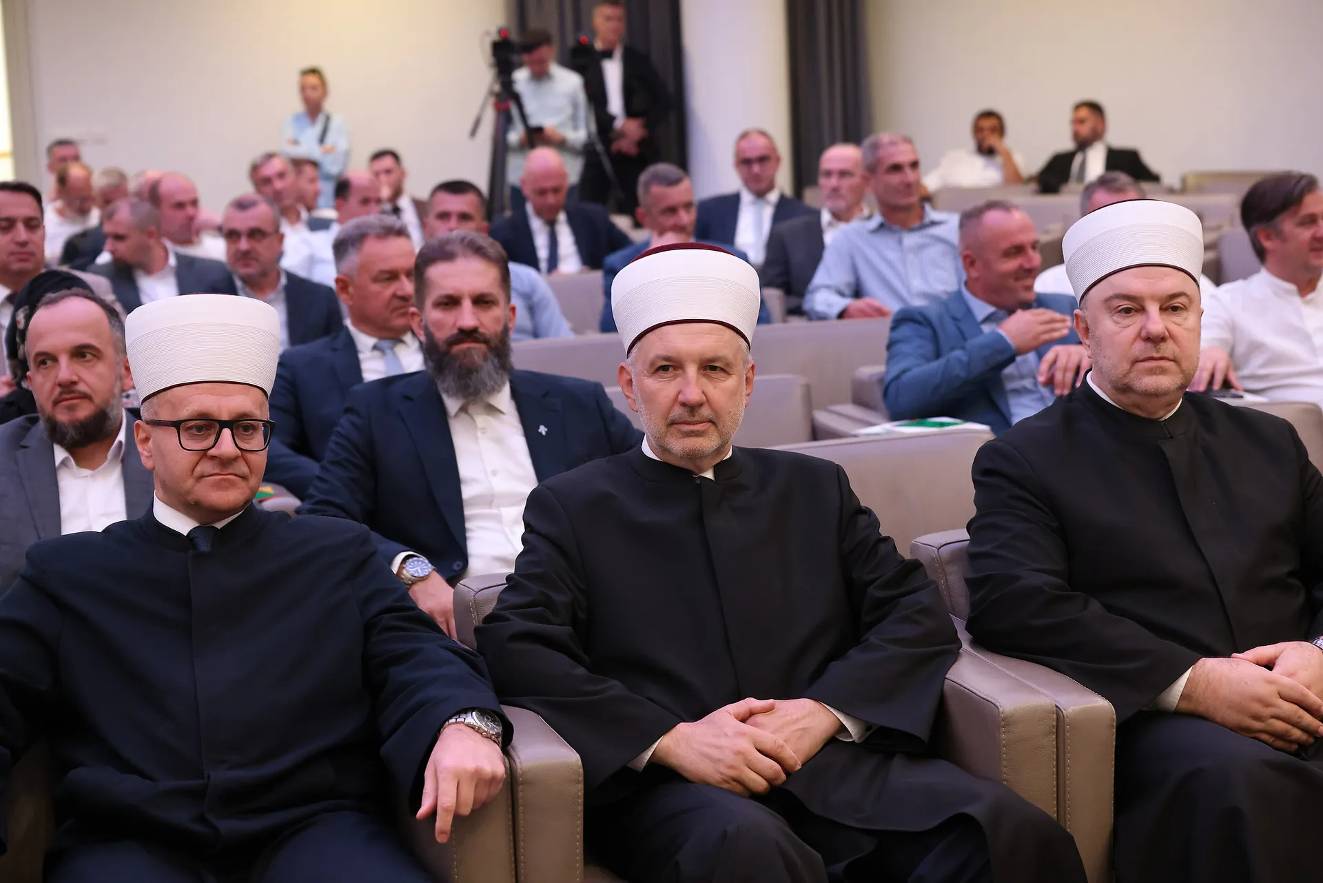 Danas izbor novog reisul-uleme: Ko će na čelo Islamske zajednice u BiH u narednih sedam godina?