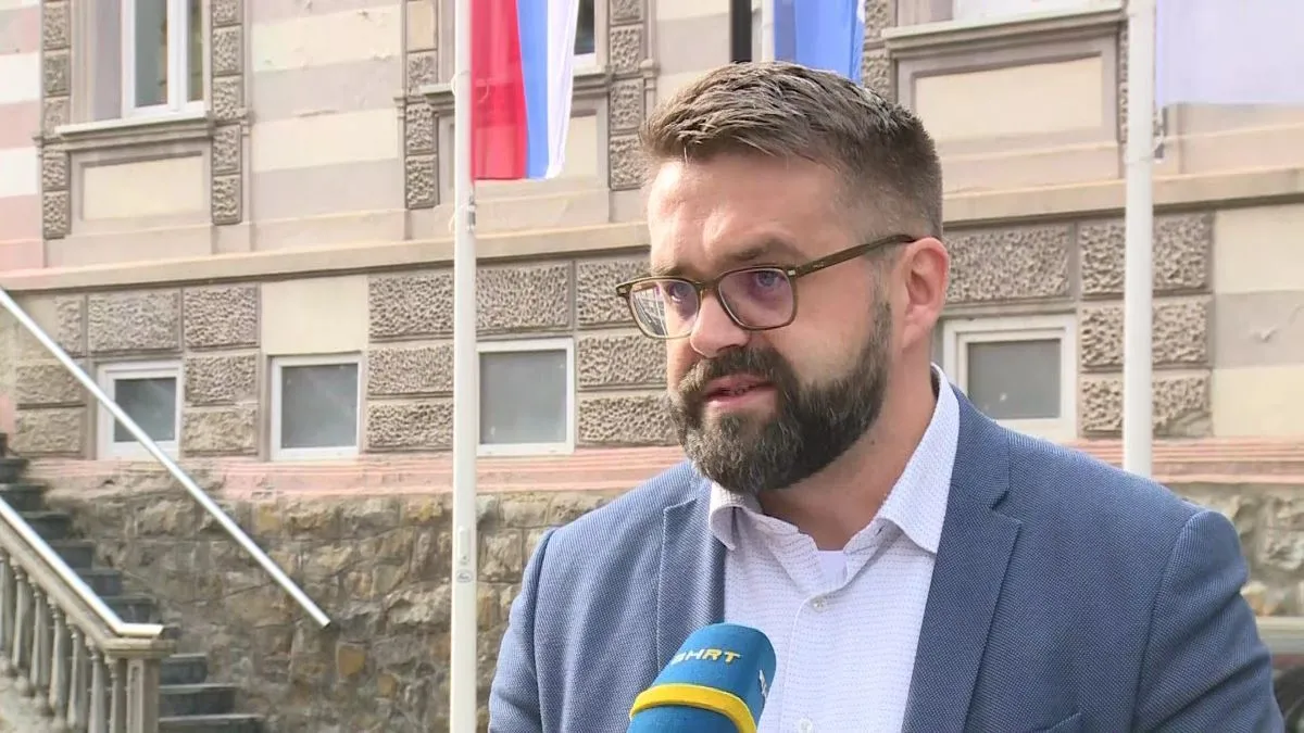 Udruženja žrtava genocida osudila progon Faruka Đozića i pozvala advokatsku zajednicu u pro bono odbranu istine!