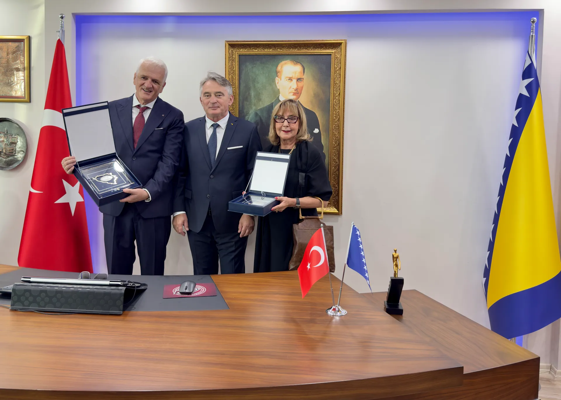 Komšić otvorio Počasni konzulat BiH u Antaliji, Dizdarević konzul