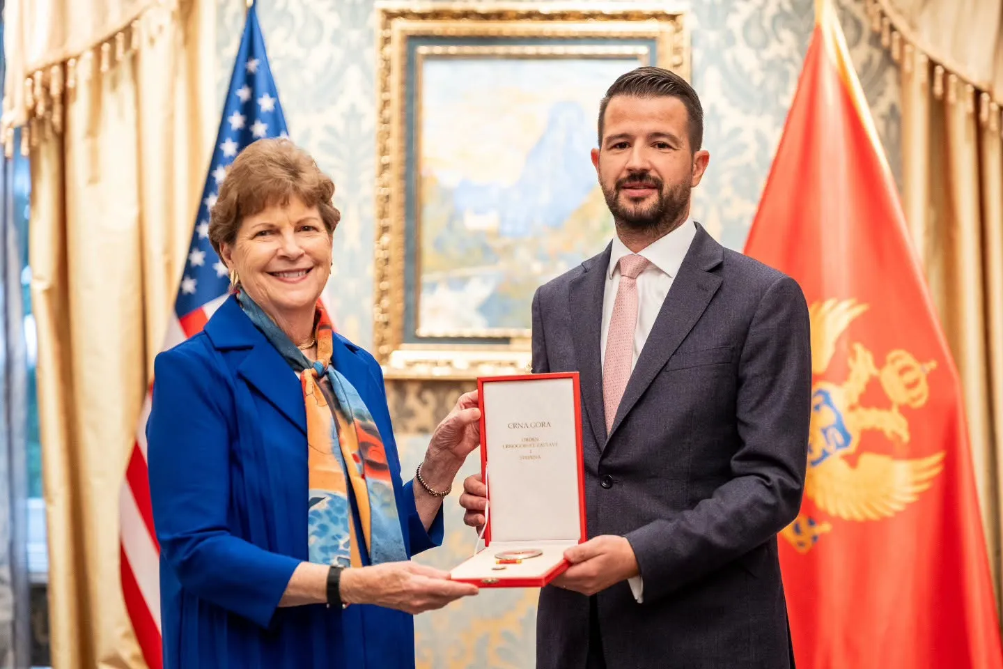 Američka senatorica Jeanne Shaheen odlikovana ordenom Crnogorske zastave I stepena