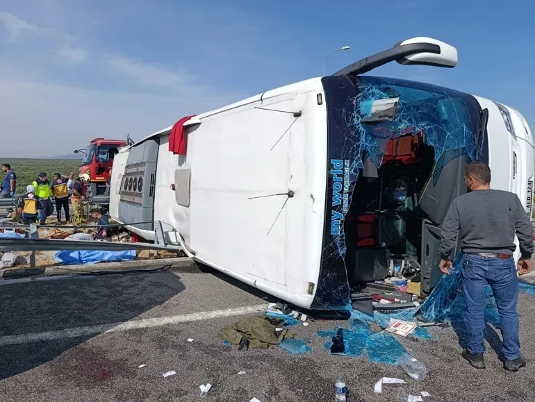 Tragedija na zapadu Turske: U sudaru kamiona i autobusa 11 mrtvih i 27 povrijeđenih