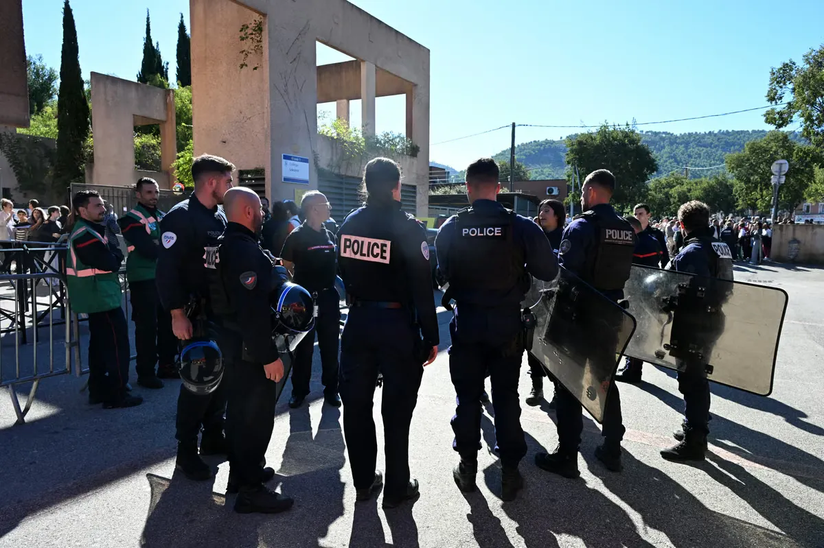 Drama u francuskoj školi: Učenik otvorio vatru, policija ga uhapsila