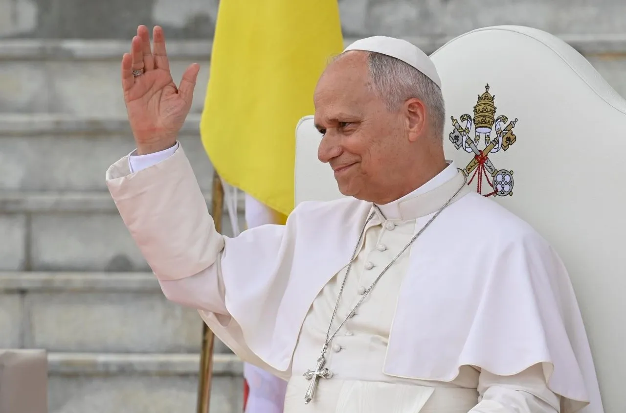 Papa Lav uspješno operisan u Rimu