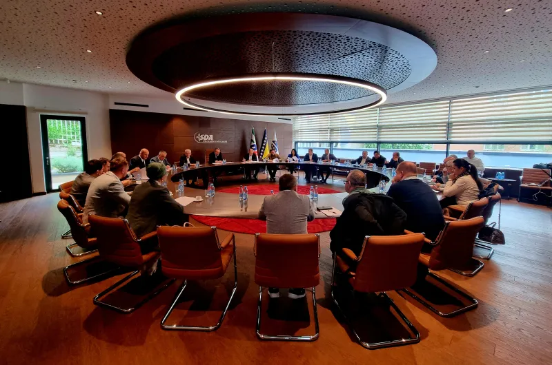 SDA: Izborni rezultat daje nam pravo i obavezu da predvodimo vlast na nivou države, FBiH i u većini kantona