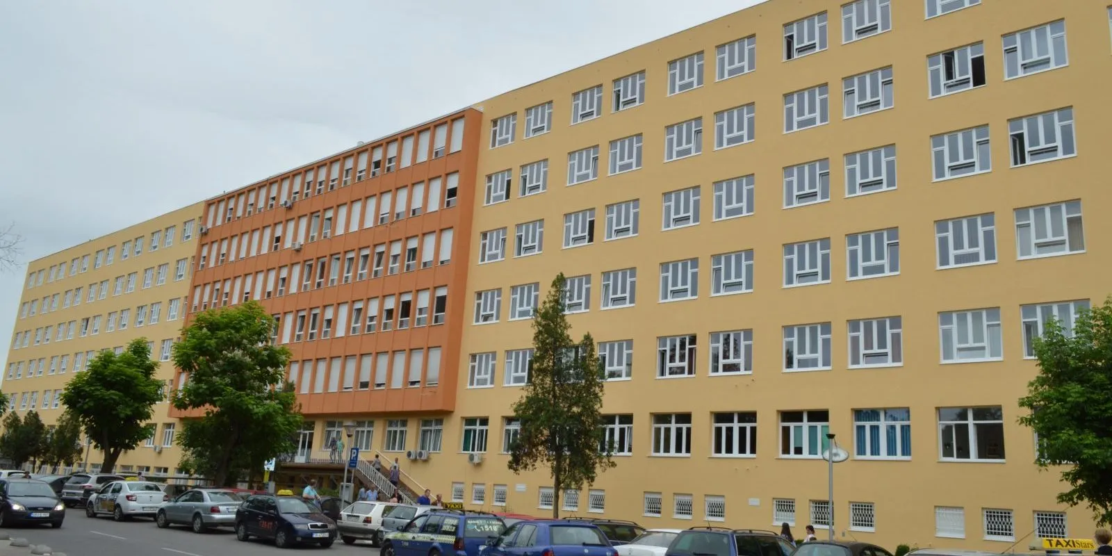 Muškarac iz Kalesije tokom policijskog pretresa progutao nepoznatu supstancu pa preminuo u UKC-u Tuzla