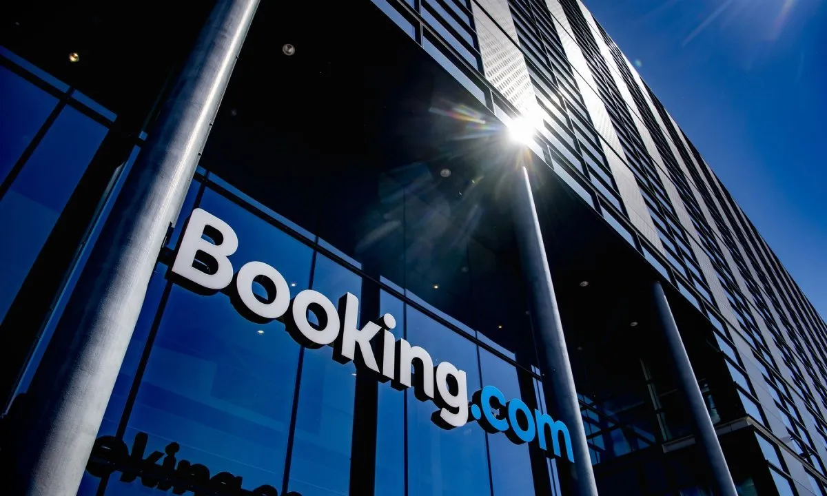 Booking pod istragom zbog lažnih oglasa