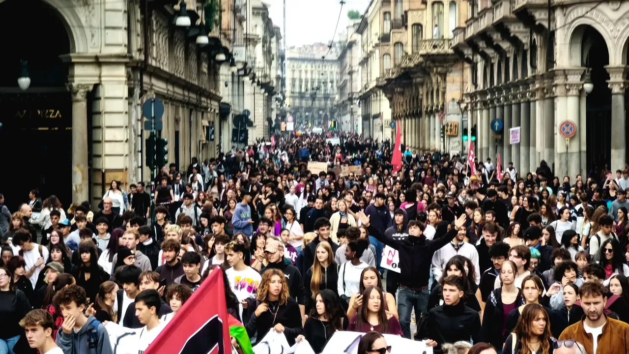 Širom Italije danas novi masovni protesti