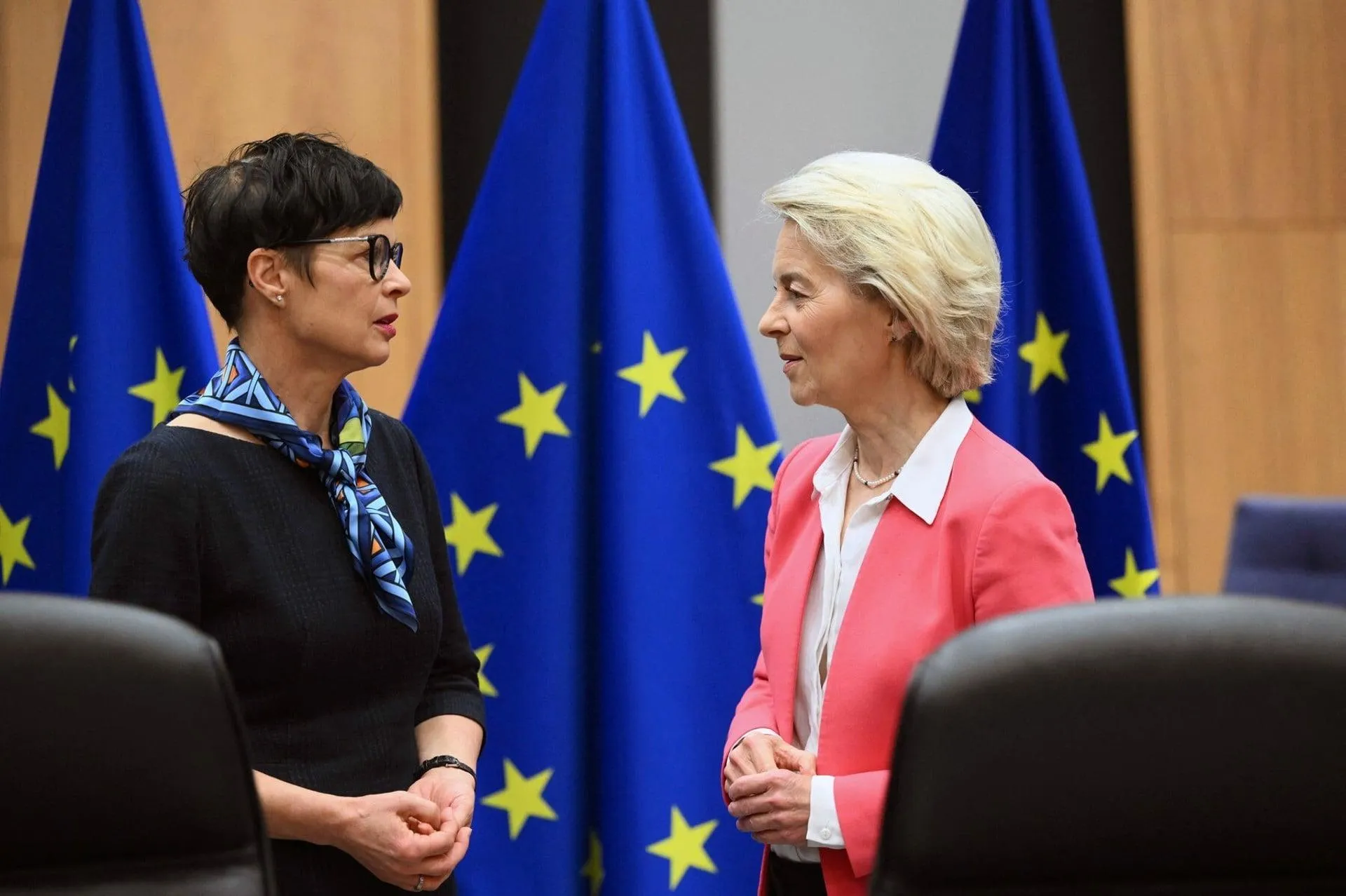 Von der Leyen čestitala Studentskoj listi izbornu pobjedu, Kos poručila da su Srbiji vrata Evropske unije otvorena