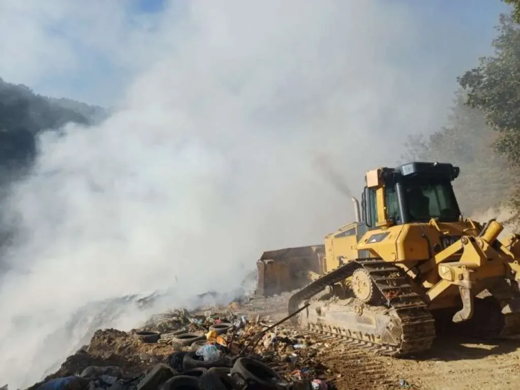 Šišeta ponovo gore: Goraždane ponovo guši dim s ilegale deponije
