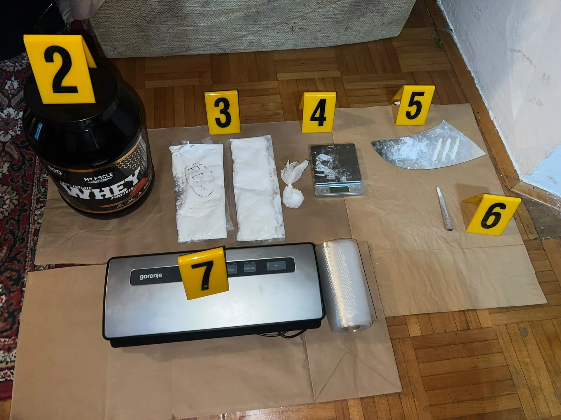 Sarajevski policajci u akciji 'Melon' uhapsili dilera u Novom Sarajevu, pronađena droga, oprema, oružje
