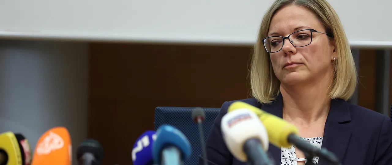 Znova klanje znotraj Darsove Svobode: Ribič odpustil moža Golobove ministrice, razpada mu osebna garda