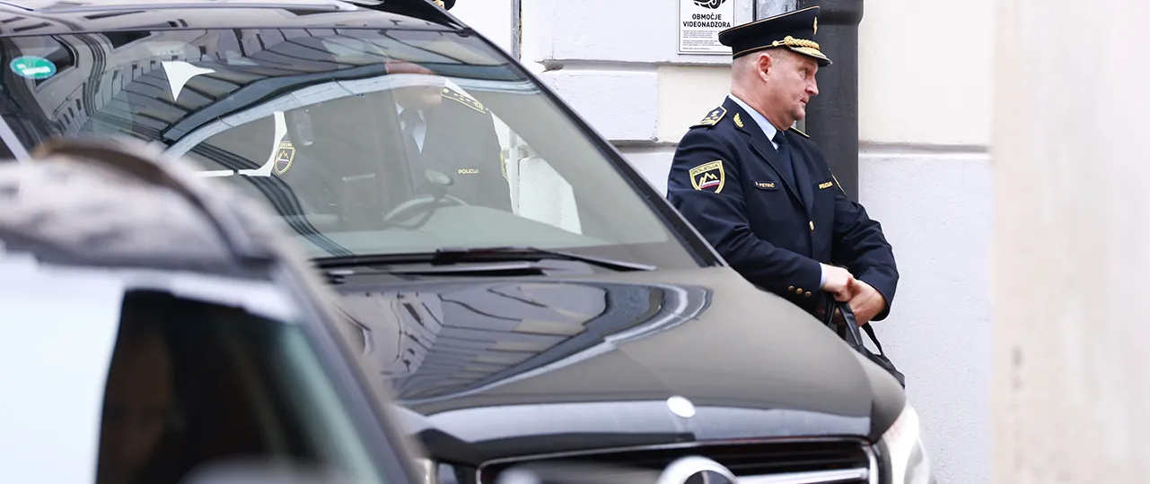 Petrič poklical Lepoša, Uroš, Golob in predsednica sta se zmenila za mercedes. In vloga Iztoka Škerbeca
