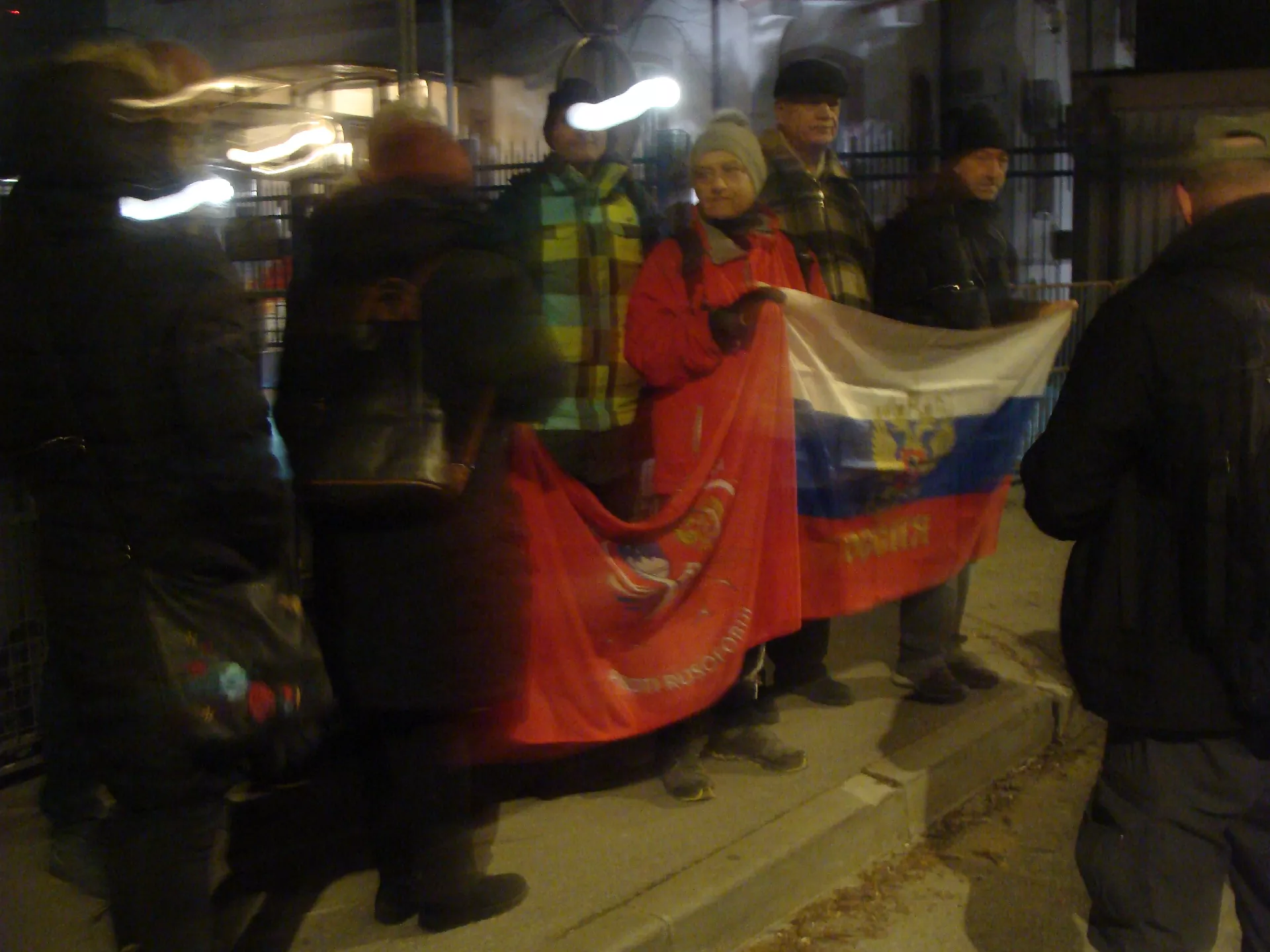 Se bomo ljudje kdaj sprijateljili?