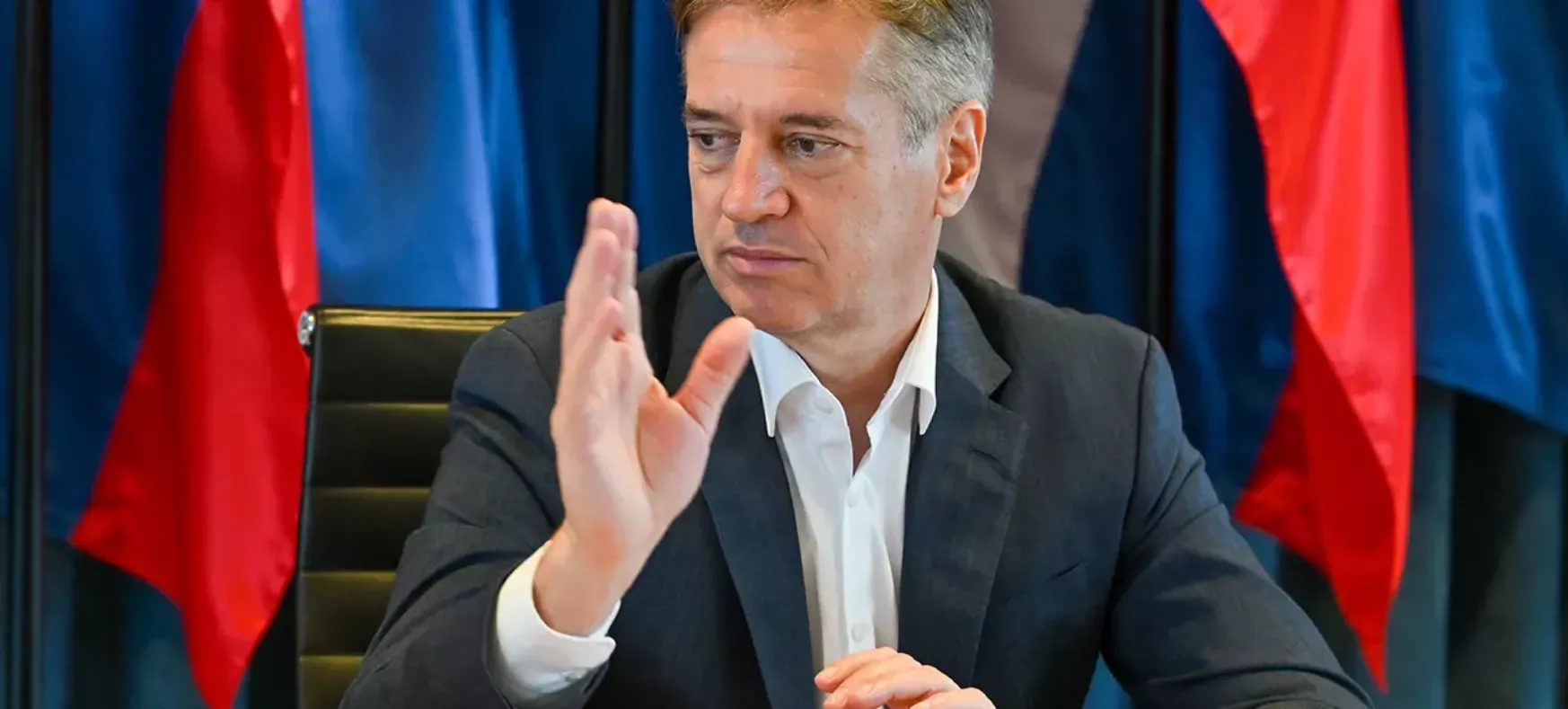 Pri Golobu na dveh ali sedmih straneh, zraven pa veliko denarja