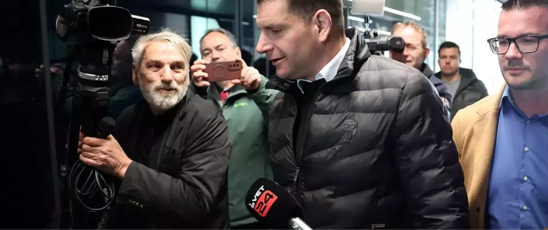 Izbrskajte mi nekaj o Stevanoviću, da ga prisilimo v koalicijo