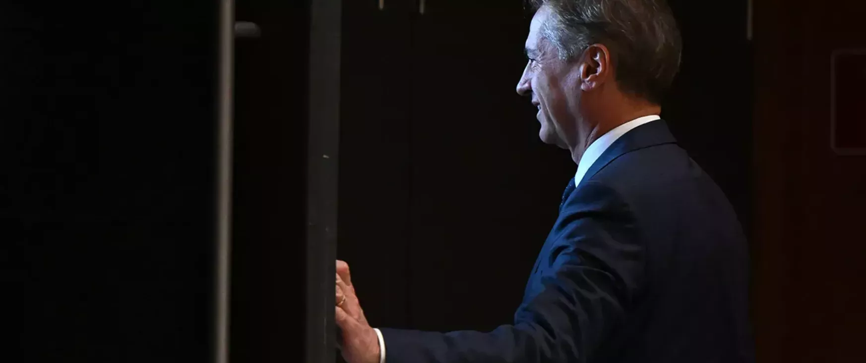 Ne gre le za idiotizem Svobode, tudi ne več za Goloba, saj on je že politično truplo, zdaj gre za obrambo sistema