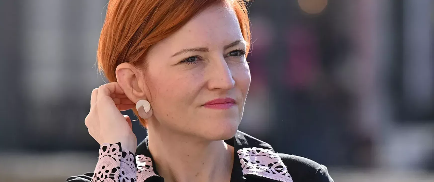 Asta Vrečko čustveno: Zdržite šest mesecev, potem se bomo mi vrnili