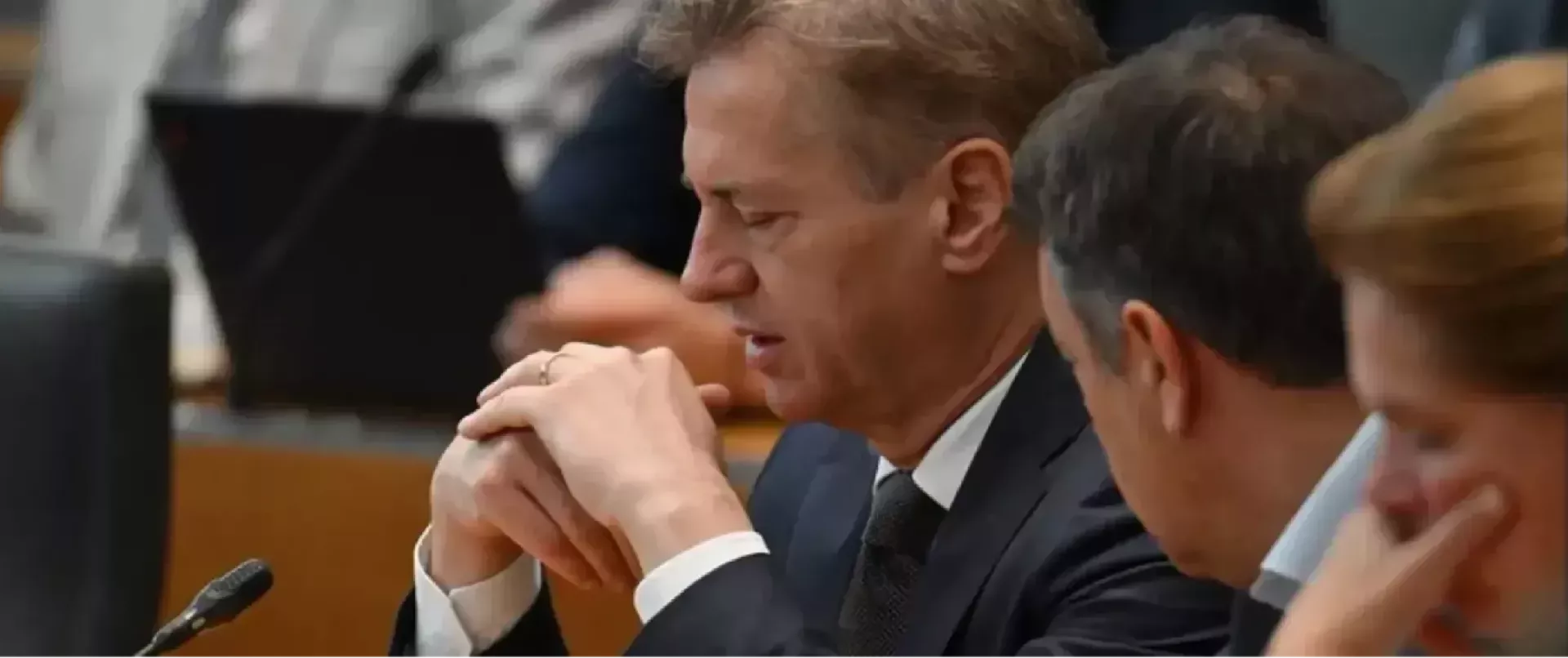 Večerja pri El Pasu ali zakaj so Golobovi uradno lagali o dopustu na Lošinju