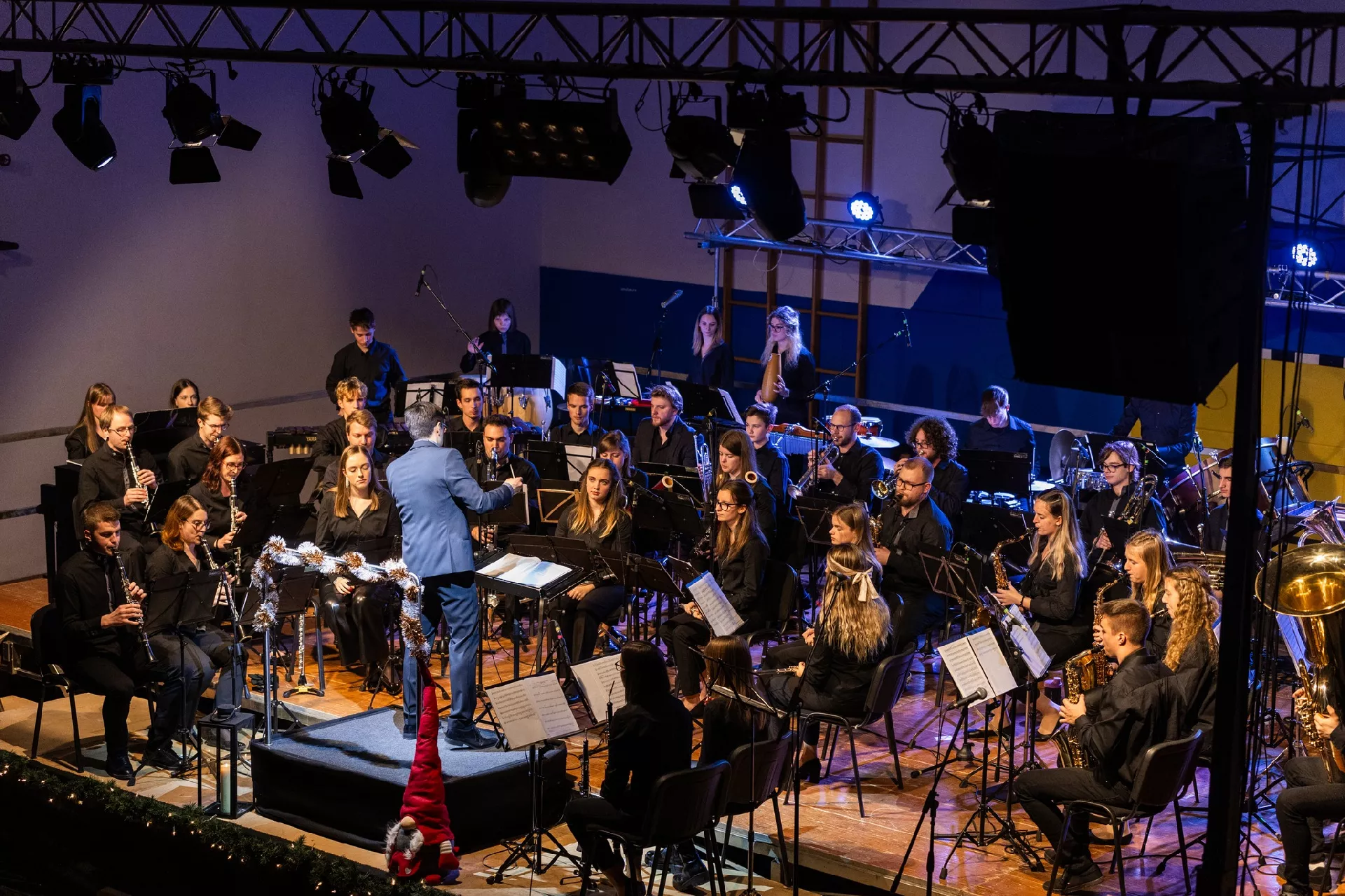 Najlepša hvala plesalcem Be Funky in solistki Neži Fakin za izjemen koncert Pihalnega orkestra Komen!