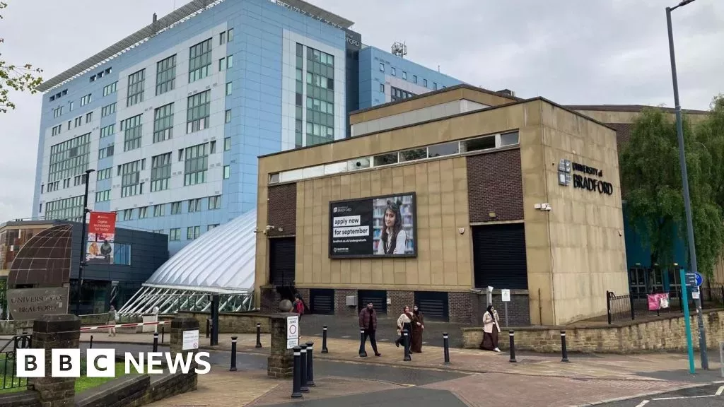 Sistem za lažji dostop laboratorijev za študente z invalidnostjo.