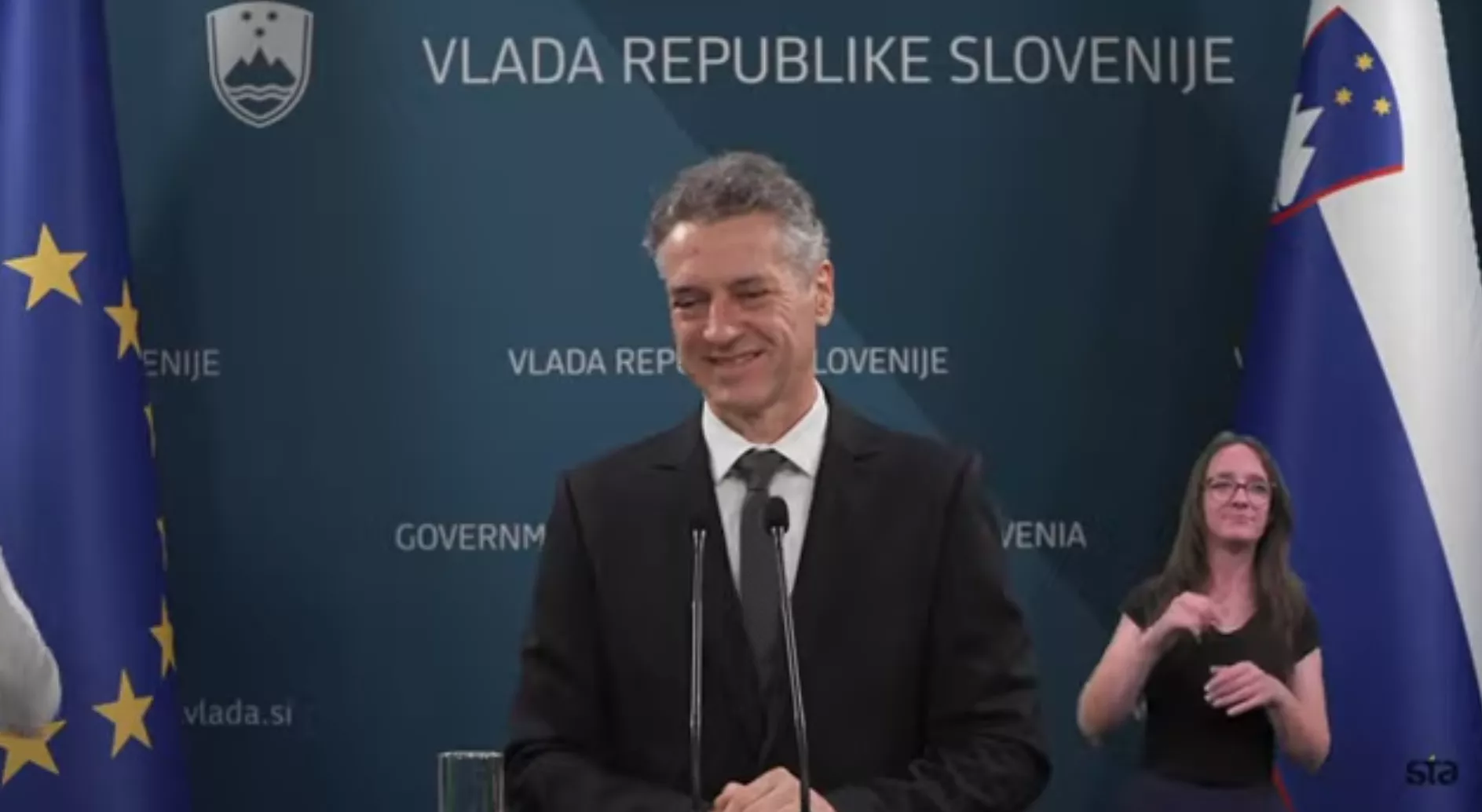 Tiskovna konferenca vlade - odgovor Eleni Pečarič