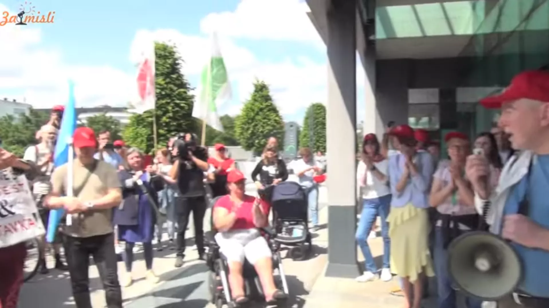 Stavka osebnih asistentov