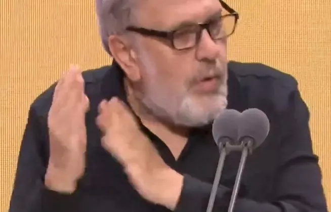 Škandalozno poročanje o domnevnem škandalu