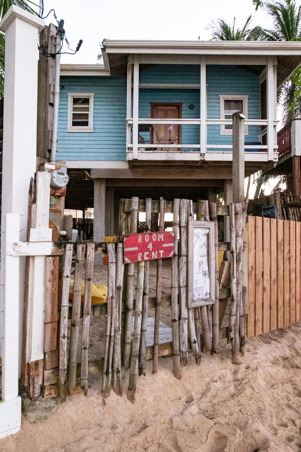 Turisti pa naj živijo pod mostom