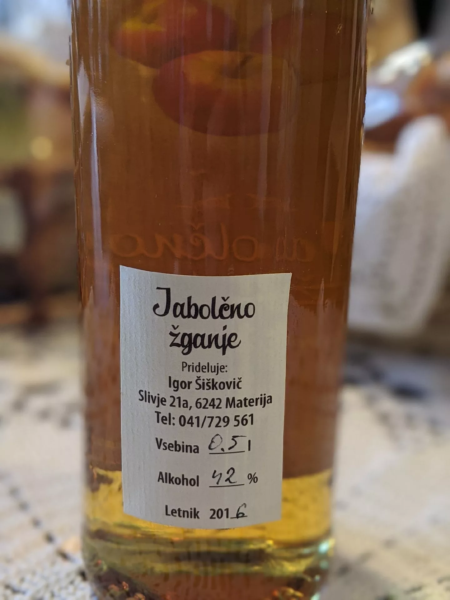 Jabolčno žganje zorjeno v hrastovem sodu 0.5 l - 2