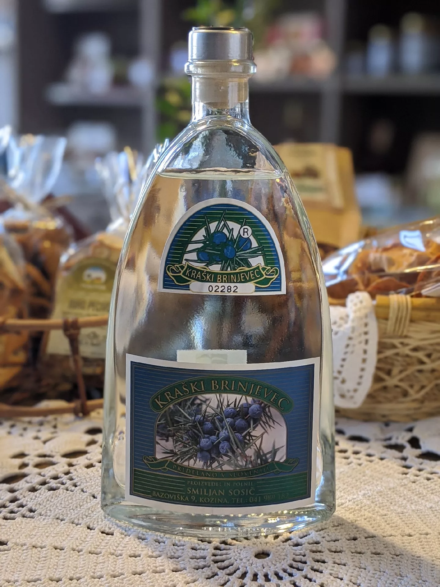 Kraški brinjevec 700ml, 500ml, 200ml- zaščitena geografska označba - 3