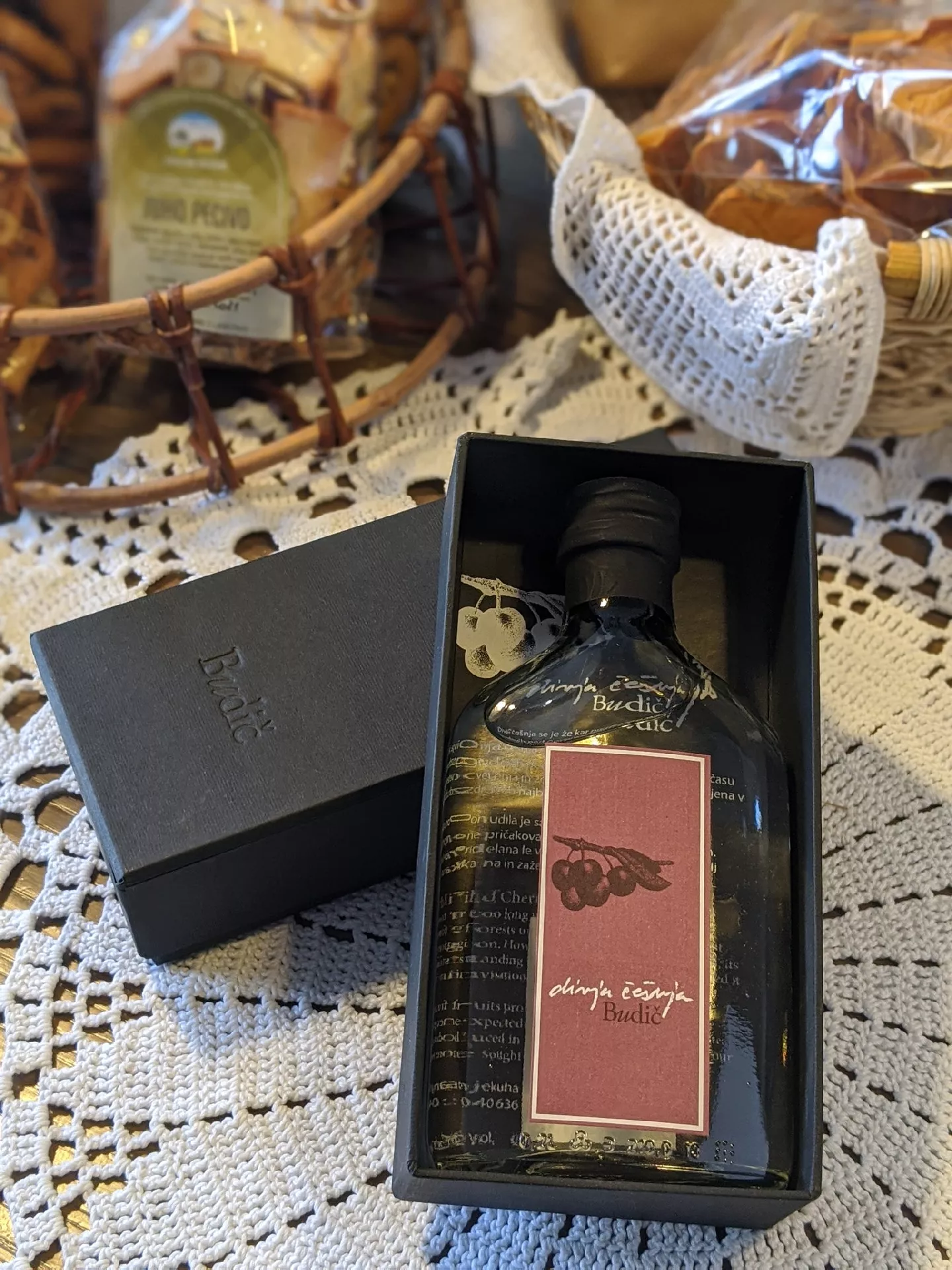 Žganje iz divje češnje 0,2 l-darilno pakiranje