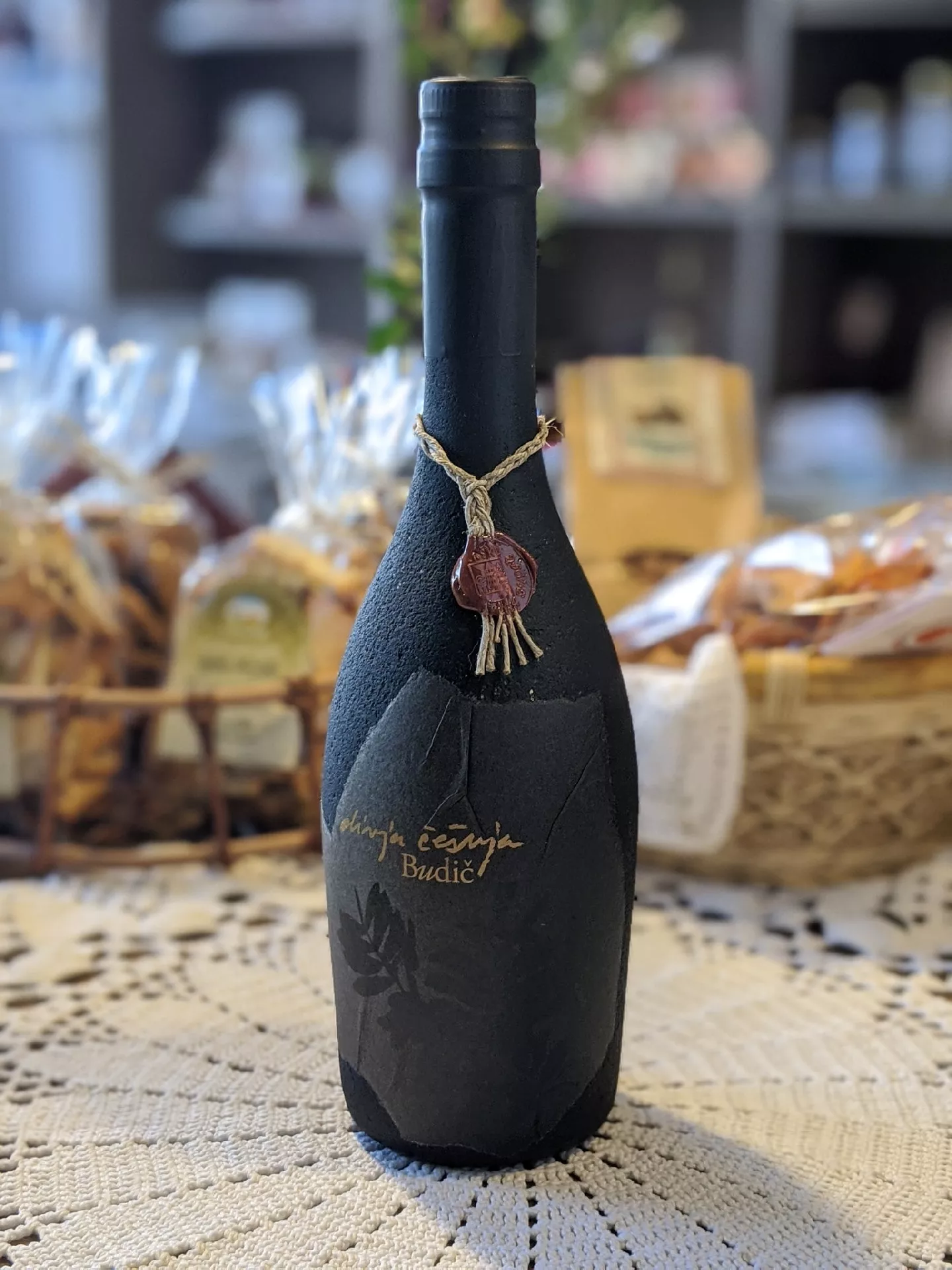 Žganje iz divje češnje 0,7 l - darilno pakiranje - 3