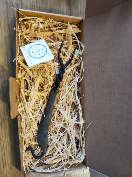 Kovane vilice za meso v darilni škatlici