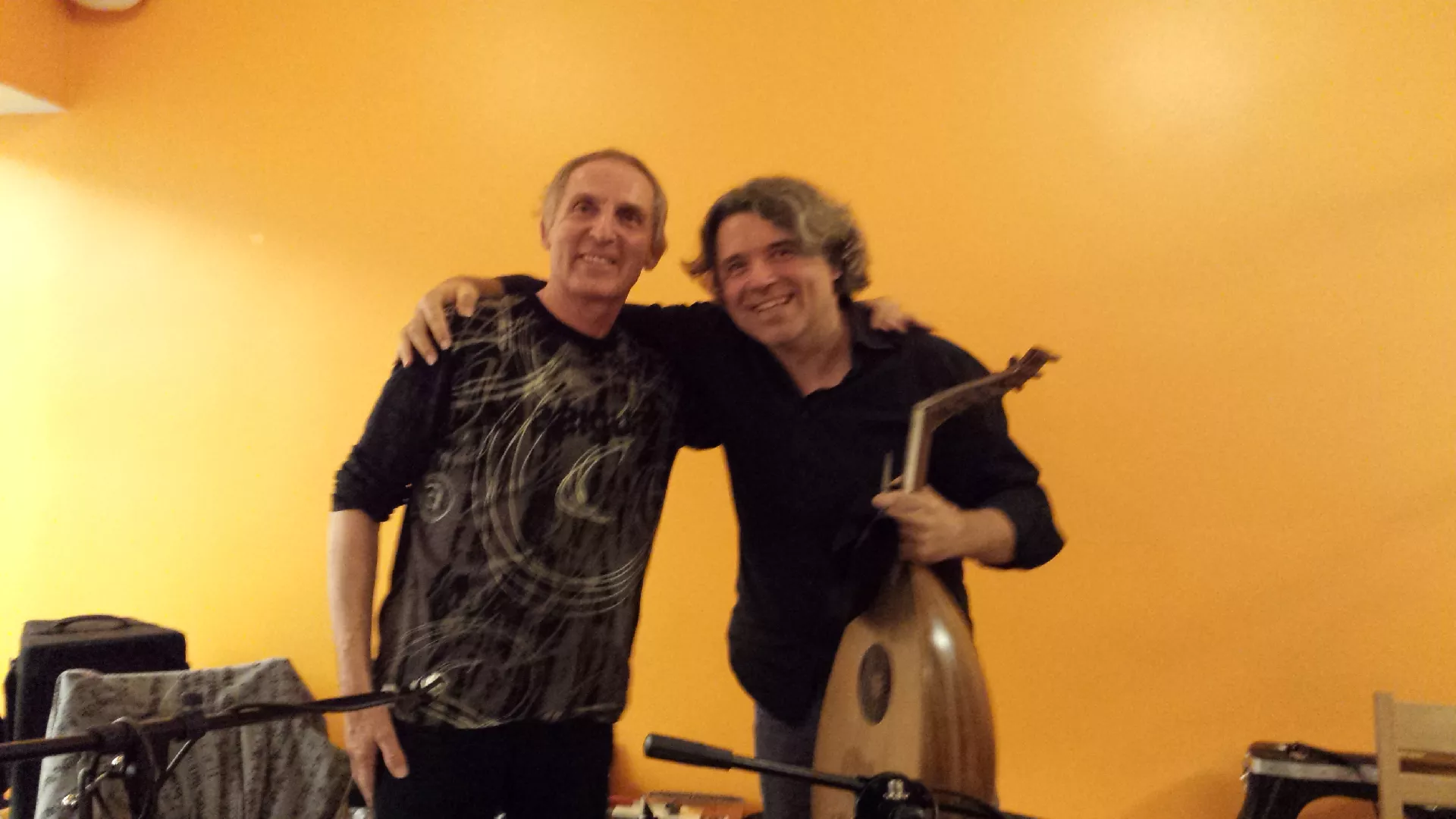 SOZVOČJA SVETA : Duo Jazz Oud: Zahod sreča Vzhod
