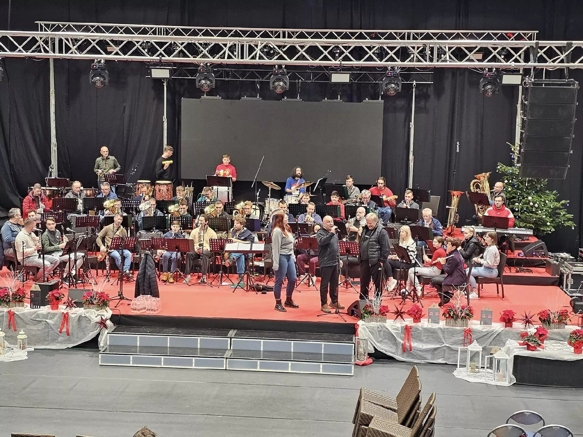Vse je pripravljeno za jutrišnji koncert