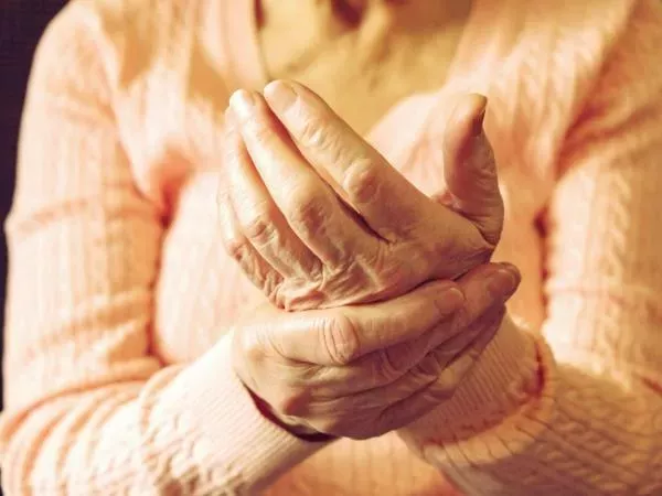 Hladni obkladki so lahko prijetni, vendar ne za sklepe