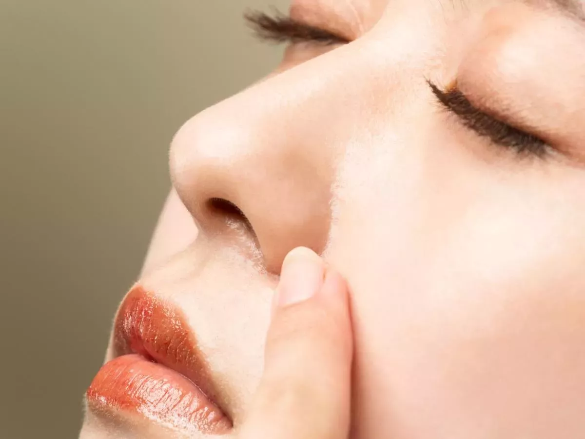 Vzroki, zakaj imamo rdeč nos